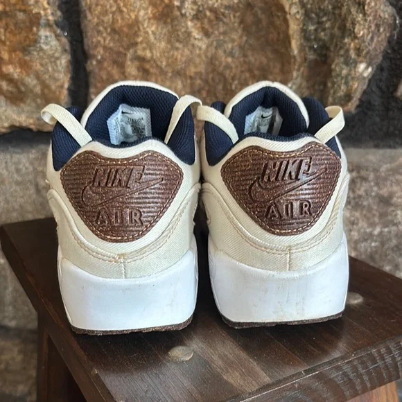 Nike Air Max Fig 5 cork Beige and Tan Sneakers - Picture 3 of 4